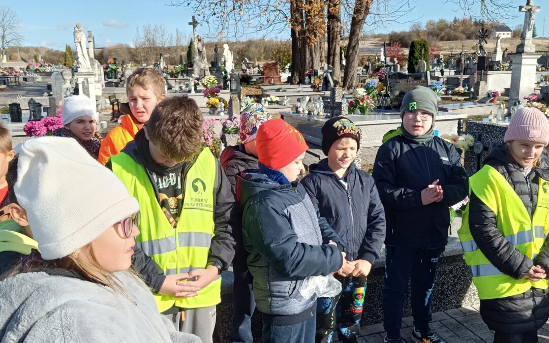                         „Pamiętamy o zmarłych”- wyjście na cmentarz