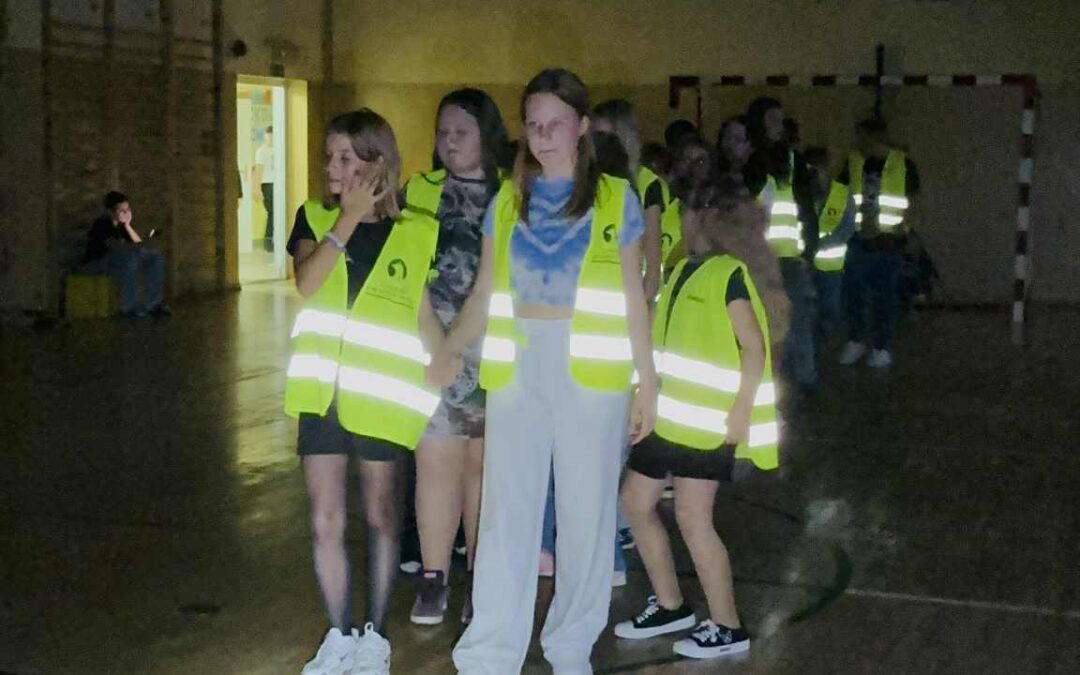 ODBLASKOWA DYSKOTEKA