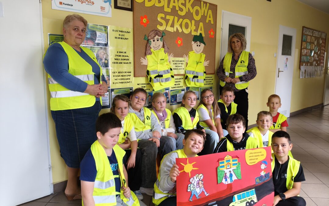 PIERWSZE PLAKATY DLA ODBLASKOWEJ