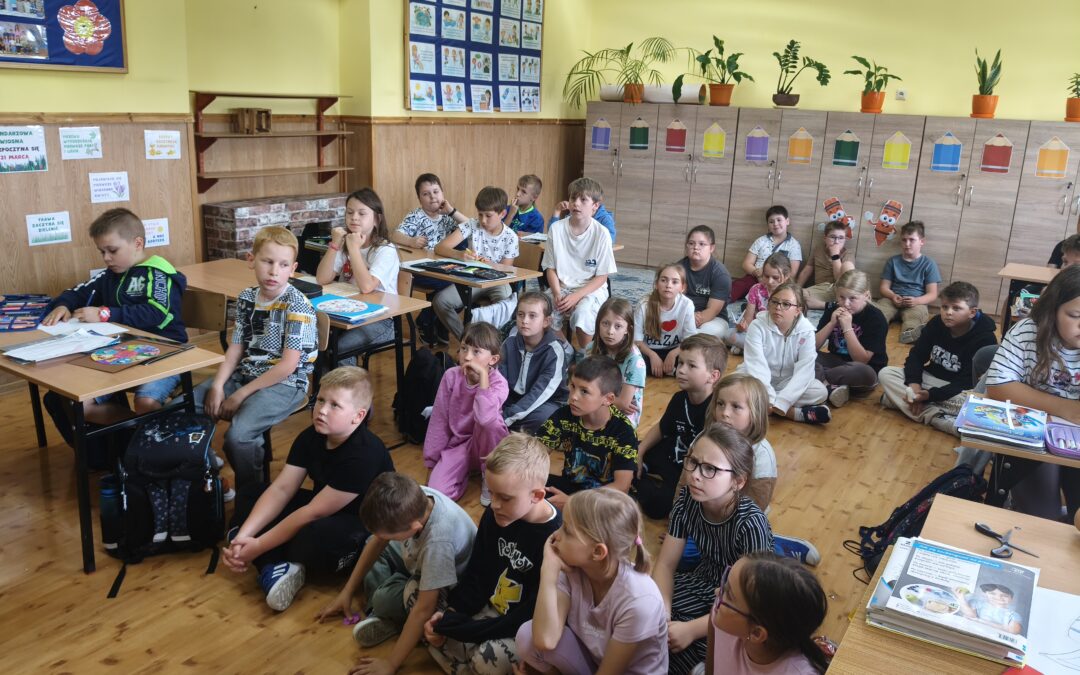 Dzień drugi naszych działań w ramach akcji „Tydzień dla Bezpieczeństwa”! 🚔👮‍♂️